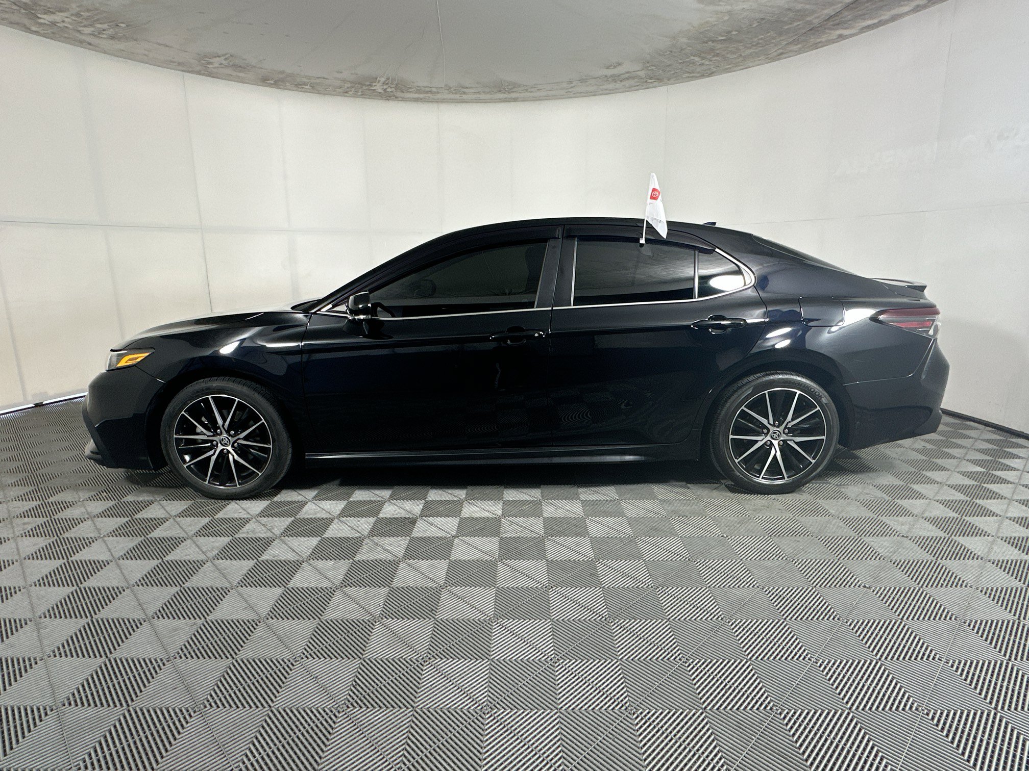 Certified 2023 Toyota Camry SE FWD image 6