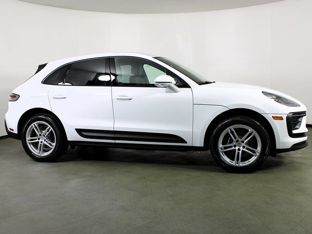 New 2026 Porsche Macan AWD/4WD image 8
