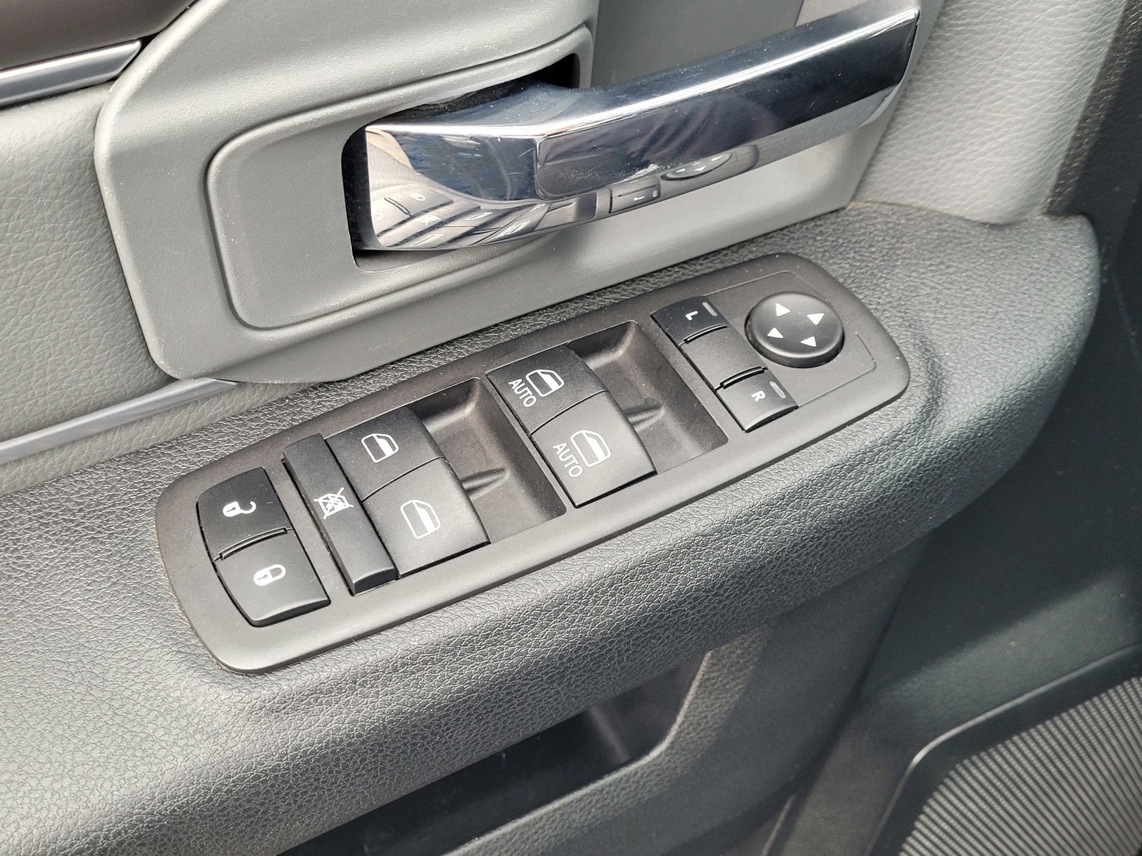 Used 2024 RAM 1500 Classic SLT image 16