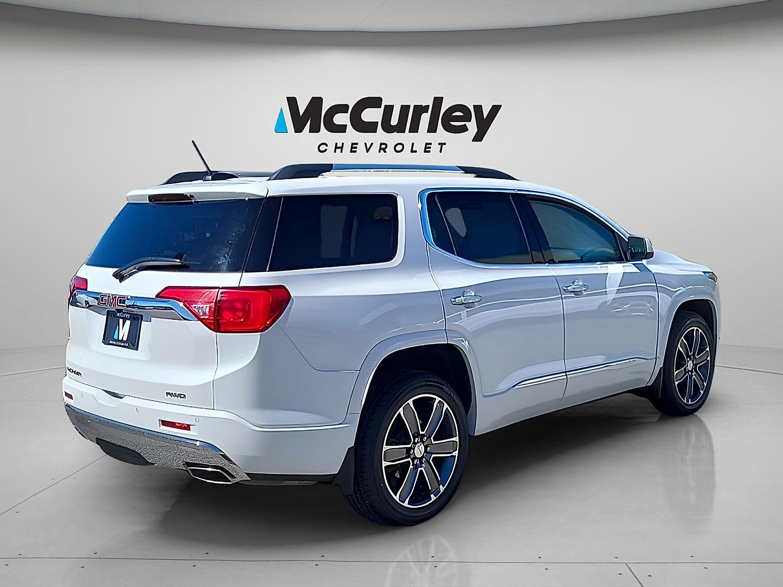 Used 2019 GMC Acadia Denali w/ Technology Package AWD/4WD image 7