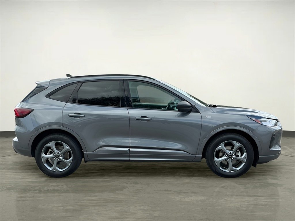 Used 2024 Ford Escape ST-Line w/ Cold Weather Package image 10