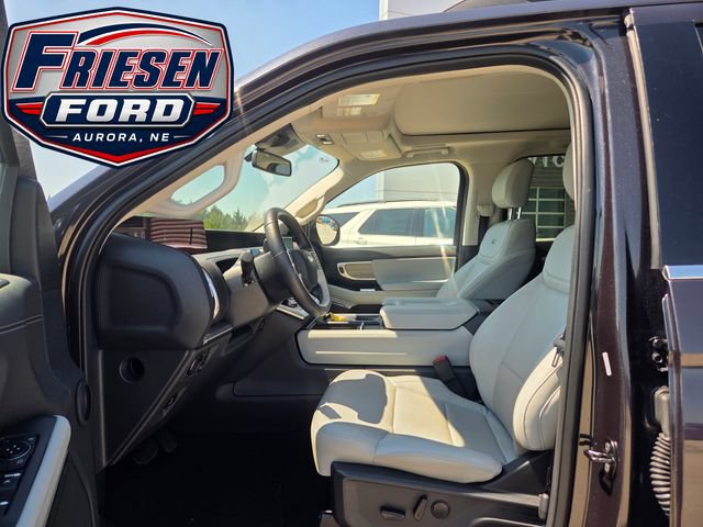 Used 2025 Ford Expedition Platinum w/ Driver's Package AWD/4WD image 12