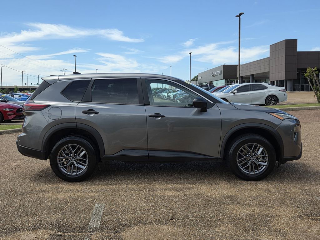 Used 2024 Nissan Rogue S image 3