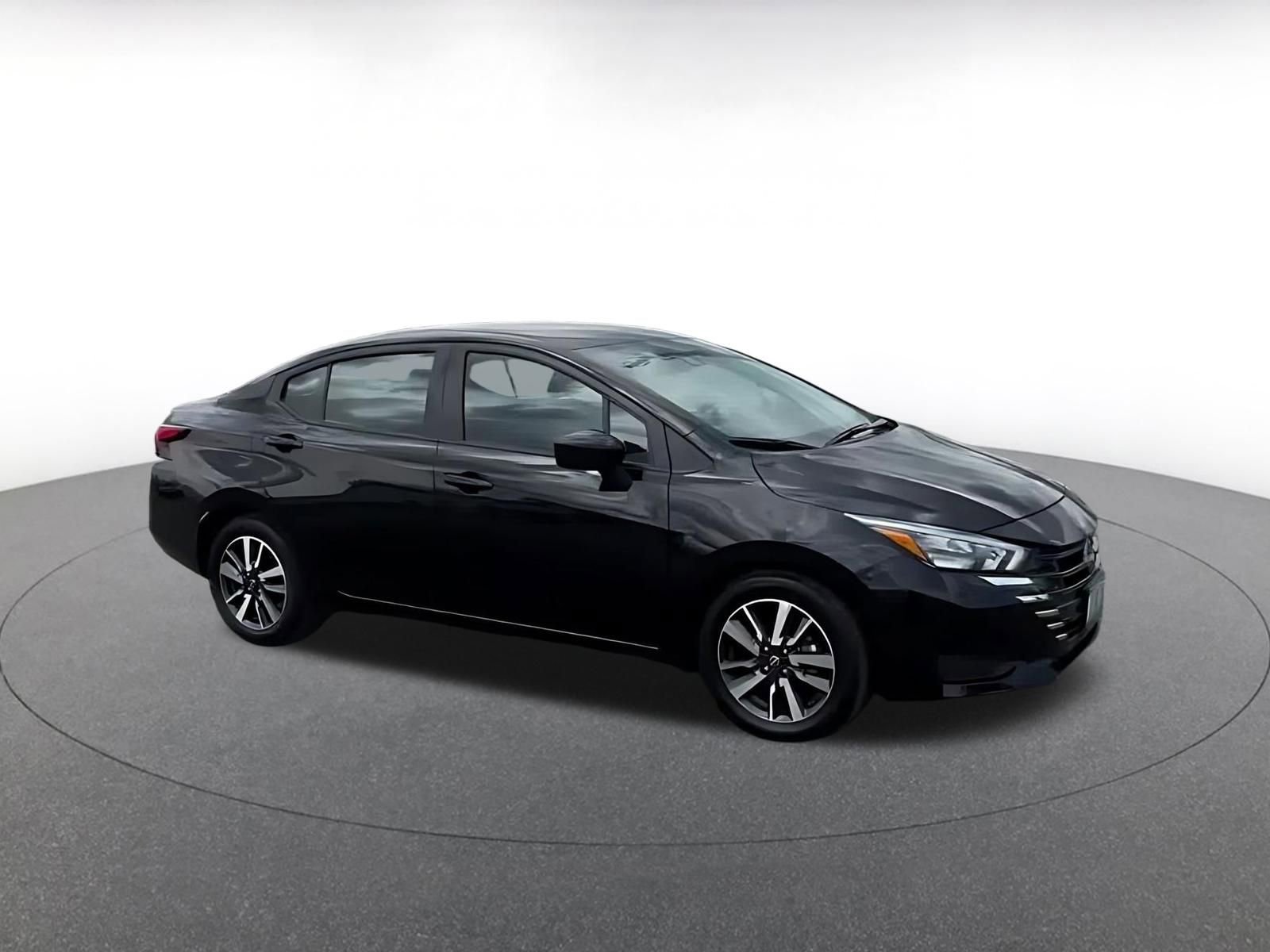 Used 2025 Nissan Versa SV FWD image 2