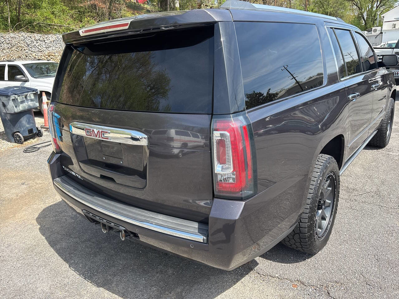 Used 2018 GMC Yukon XL Denali w/ Open Road Package image 11
