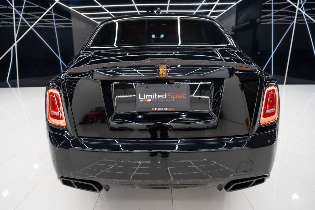 Used 2025 Rolls-Royce Phantom Sedan image 21