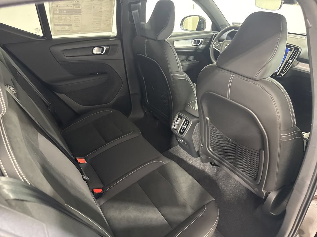 New 2026 Volvo XC40 B5 Ultra w/ Climate Package AWD/4WD image 24