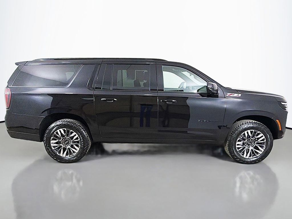 Used 2025 Chevrolet Suburban Z71 AWD/4WD image 16