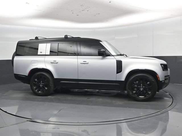 Used 2024 Land Rover Defender 130 X-Dynamic SE AWD/4WD image 33