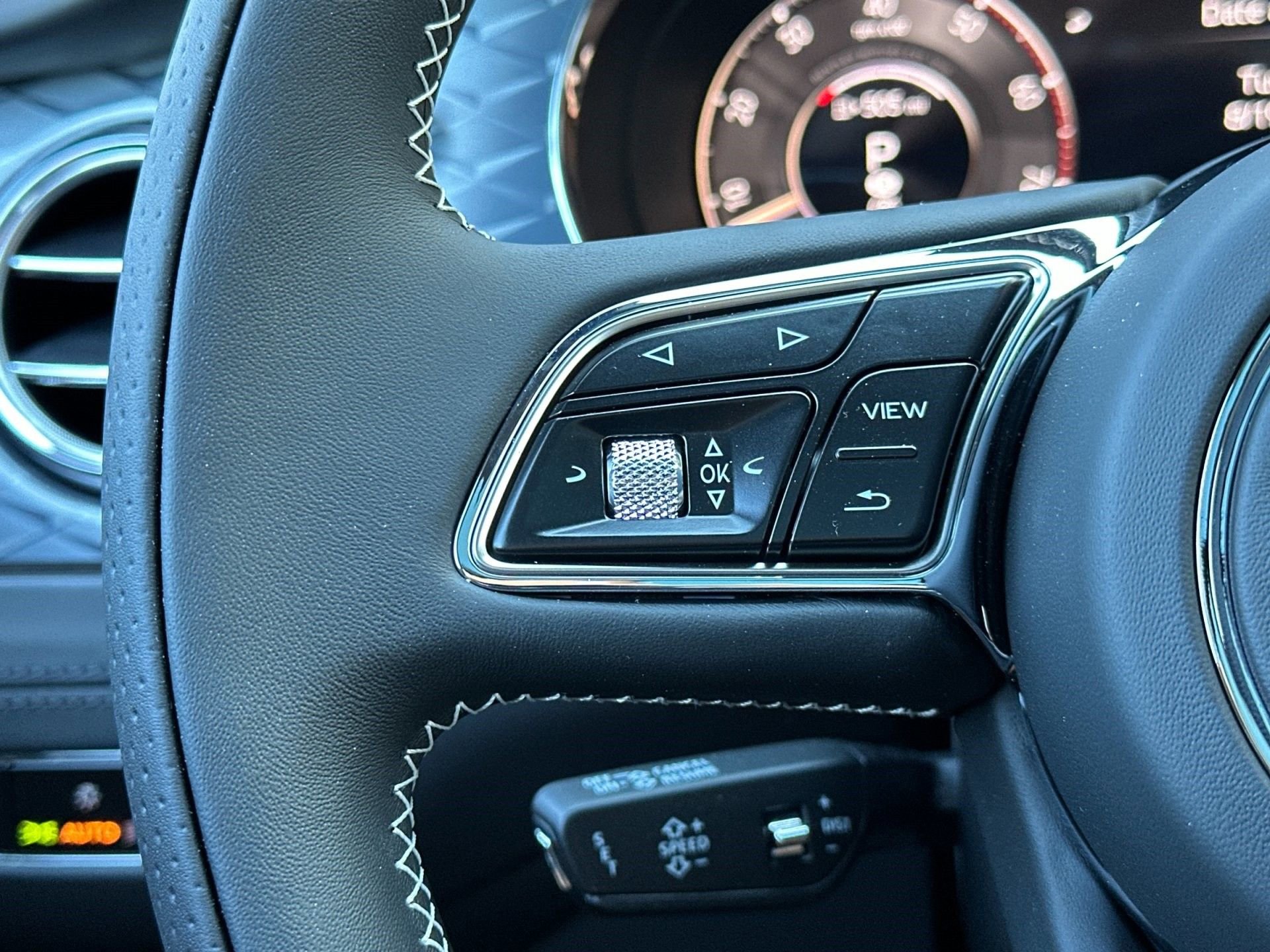 New 2025 Bentley Bentayga image 28