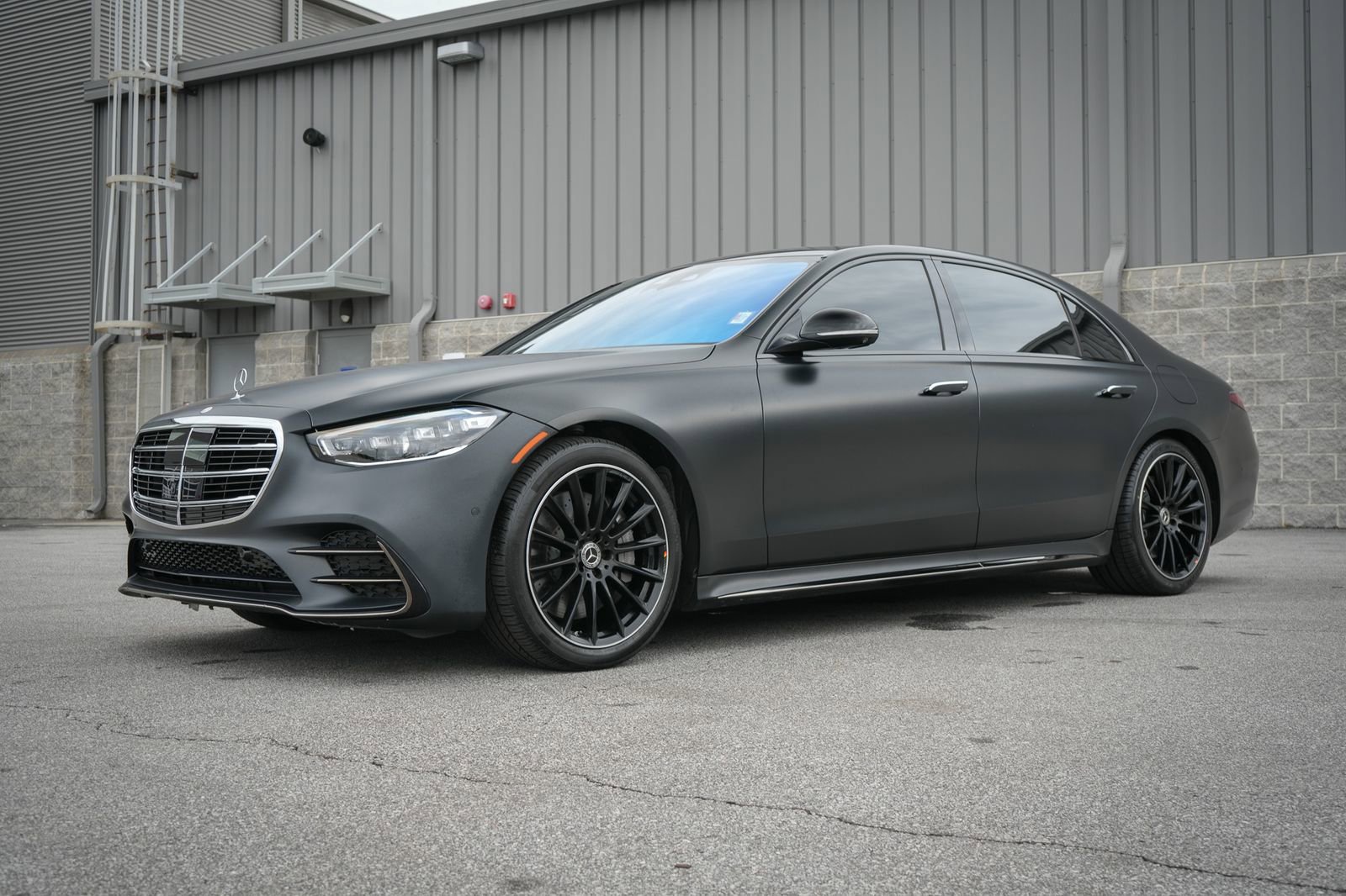 Used 2023 Mercedes-Benz S 580e 4MATIC Sedan w/ AMG Line image 10