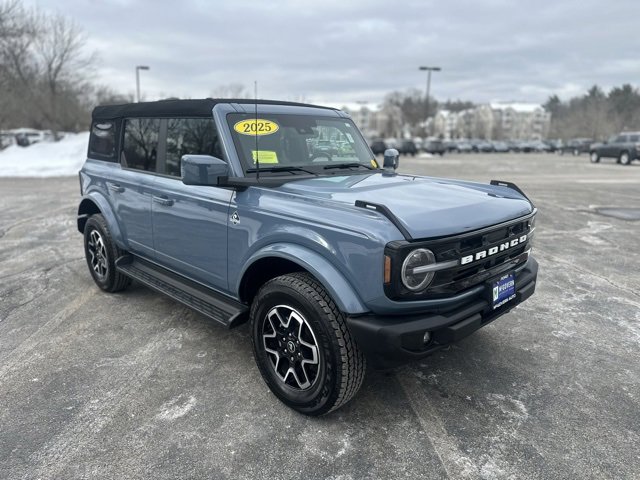 Used 2025 Ford Bronco Outer Banks image 3
