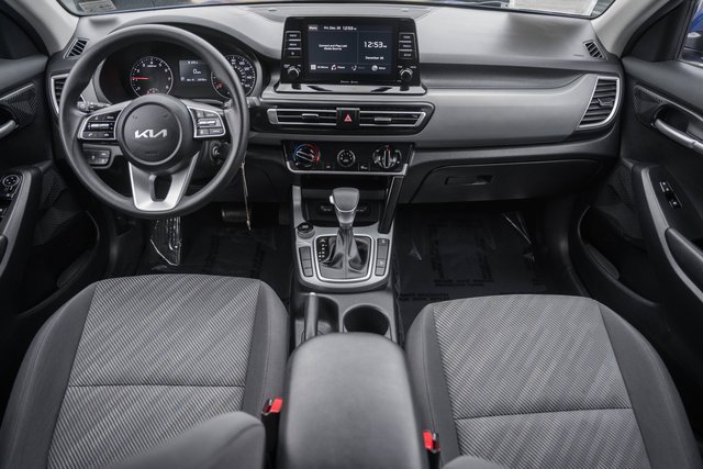Used 2023 Kia Seltos LX image 17