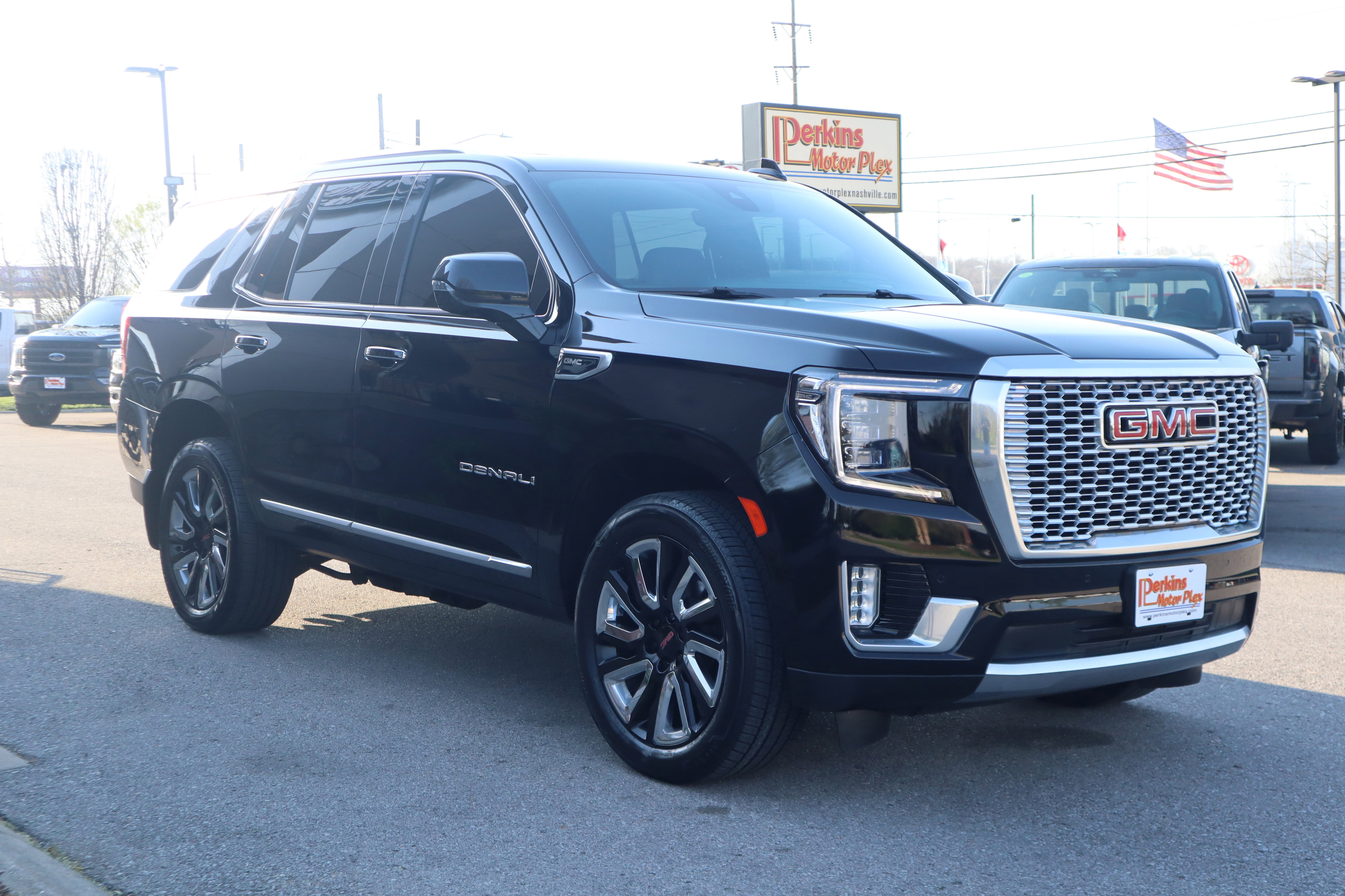 Used 2021 GMC Yukon Denali w/ Denali Premium Package image 5