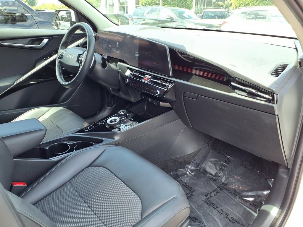 Certified 2023 Kia Niro Wind FWD image 14