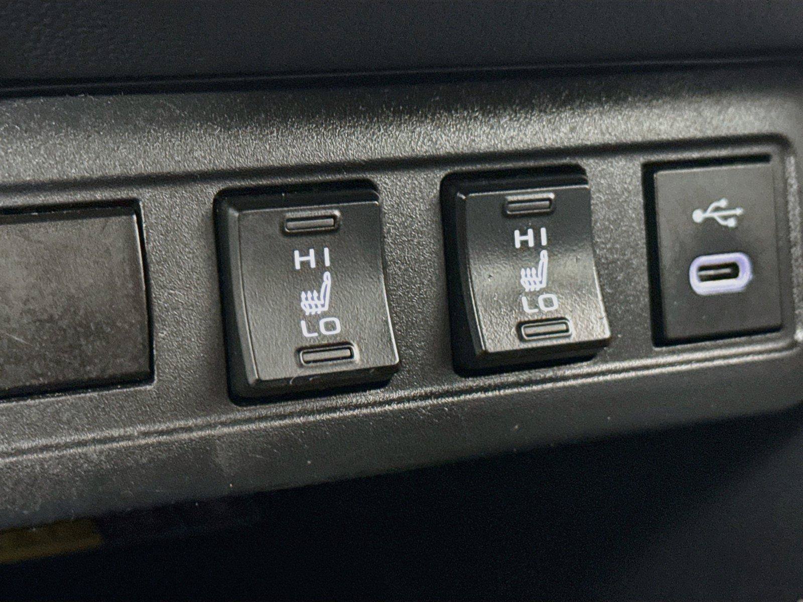 Certified 2025 Toyota Corolla Cross XLE FWD image 7