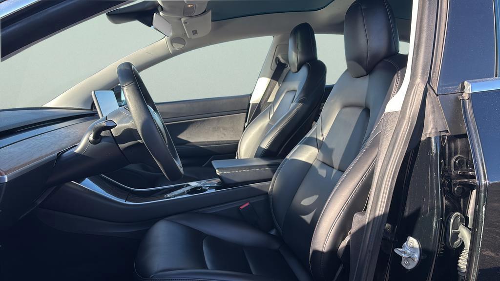 Used 2020 Tesla Model 3 Standard Range Plus image 12