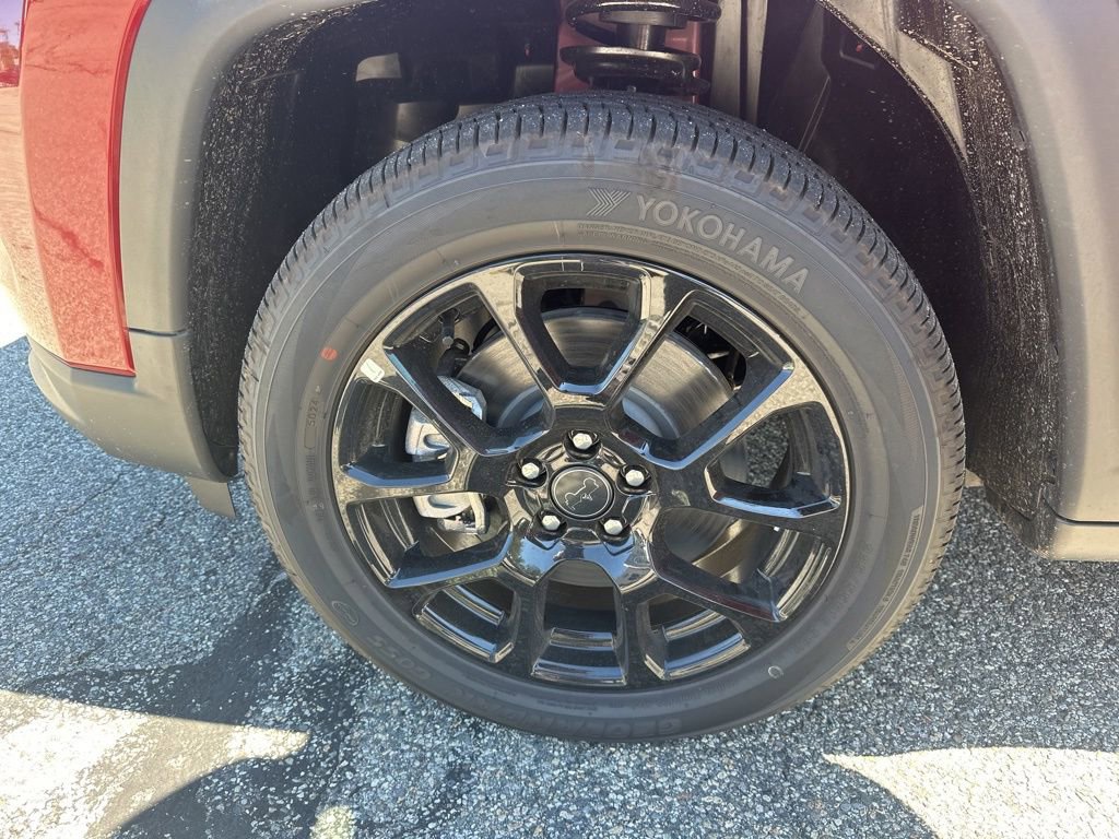 New 2025 Jeep Compass Latitude w/ Sun & Sound Group image 29