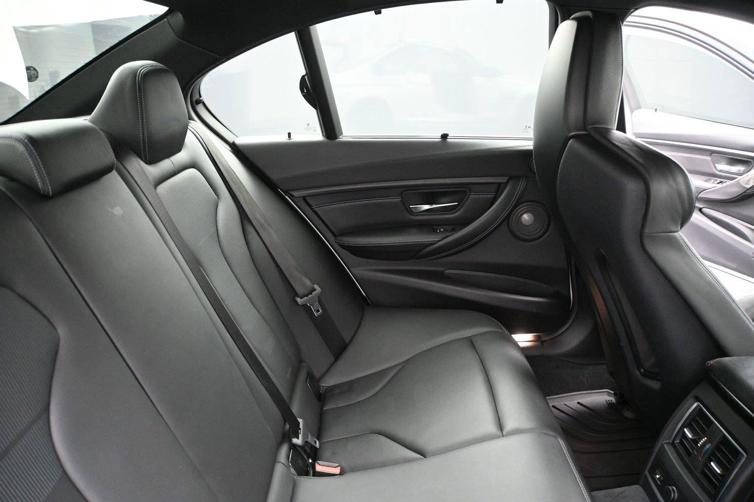 Used 2018 BMW M3 RWD image 23