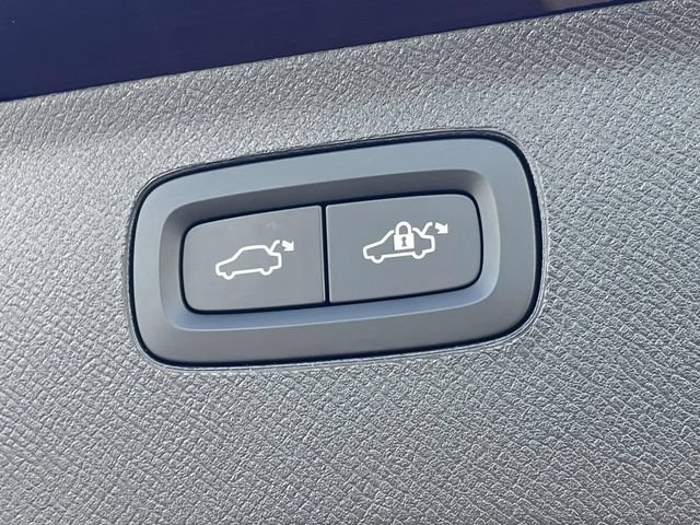 Certified 2026 Volvo XC90 B5 Plus AWD/4WD image 11