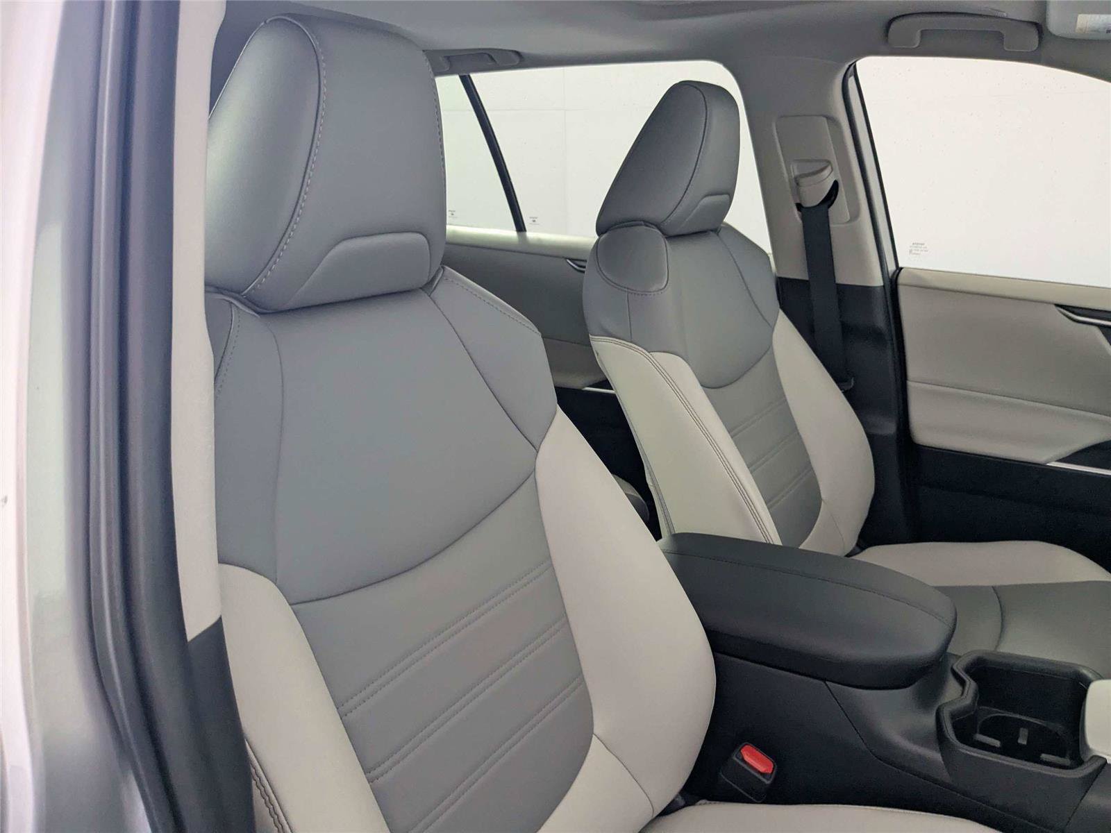 Certified 2023 Toyota RAV4 XLE Premium AWD/4WD image 35