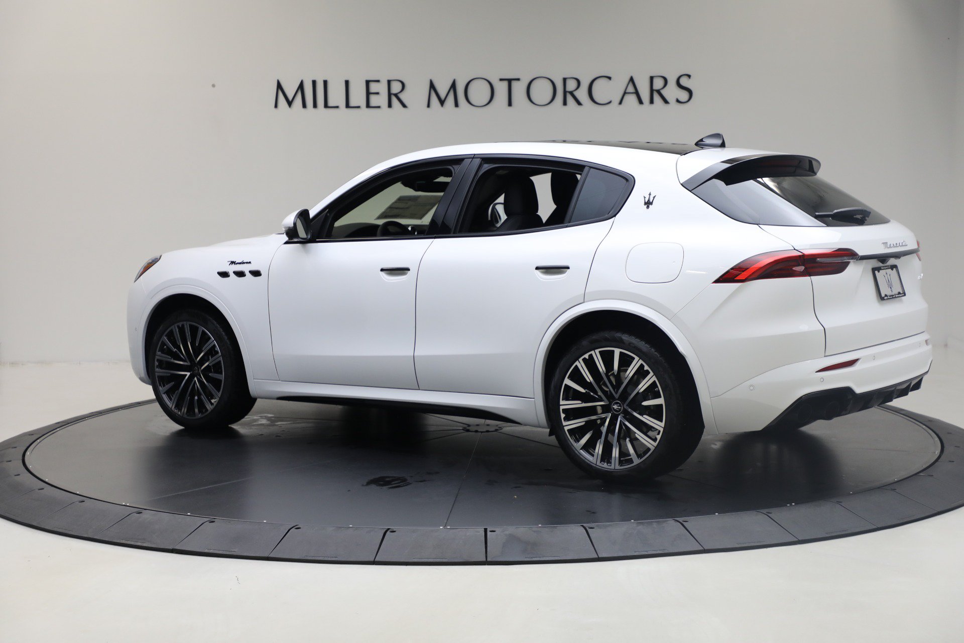 New 2025 Maserati Grecale Modena AWD/4WD image 3