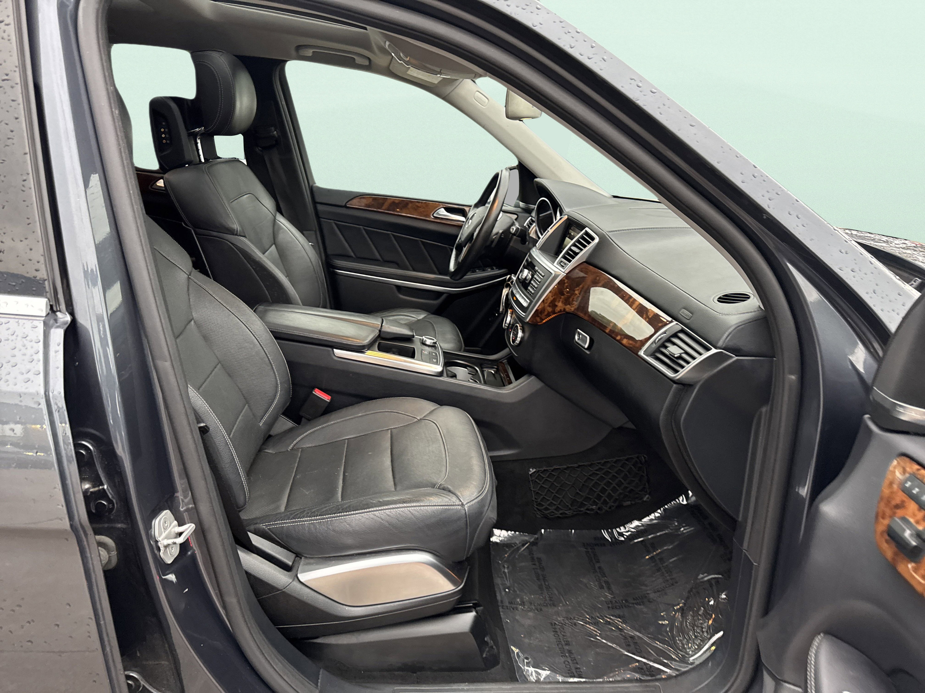 Used 2015 Mercedes-Benz GL 550 4MATIC image 45