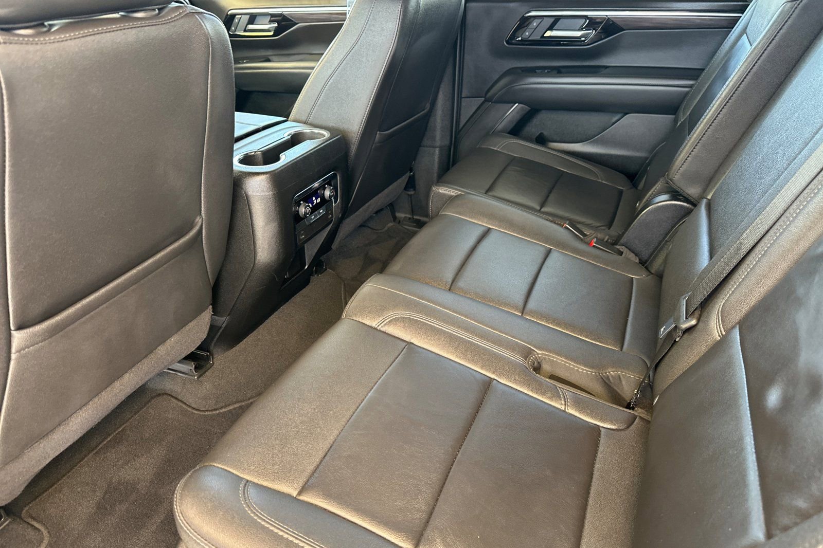 Used 2025 Chevrolet Tahoe LT AWD/4WD image 12