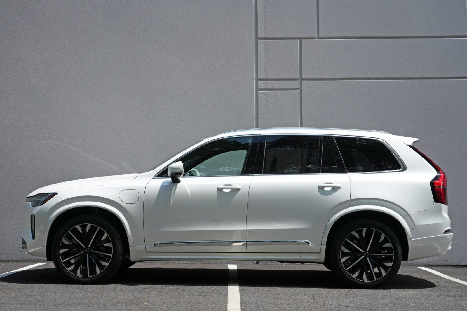 Used 2026 Volvo XC90 T8 Plus w/ Protection Package AWD/4WD image 9