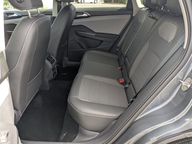 Used 2023 Volkswagen Taos SE FWD image 16