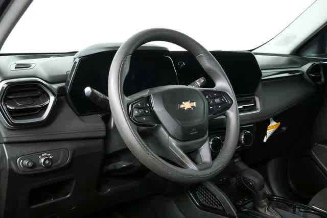Used 2024 Chevrolet TrailBlazer LT w/ Driver Confidence Package image 4