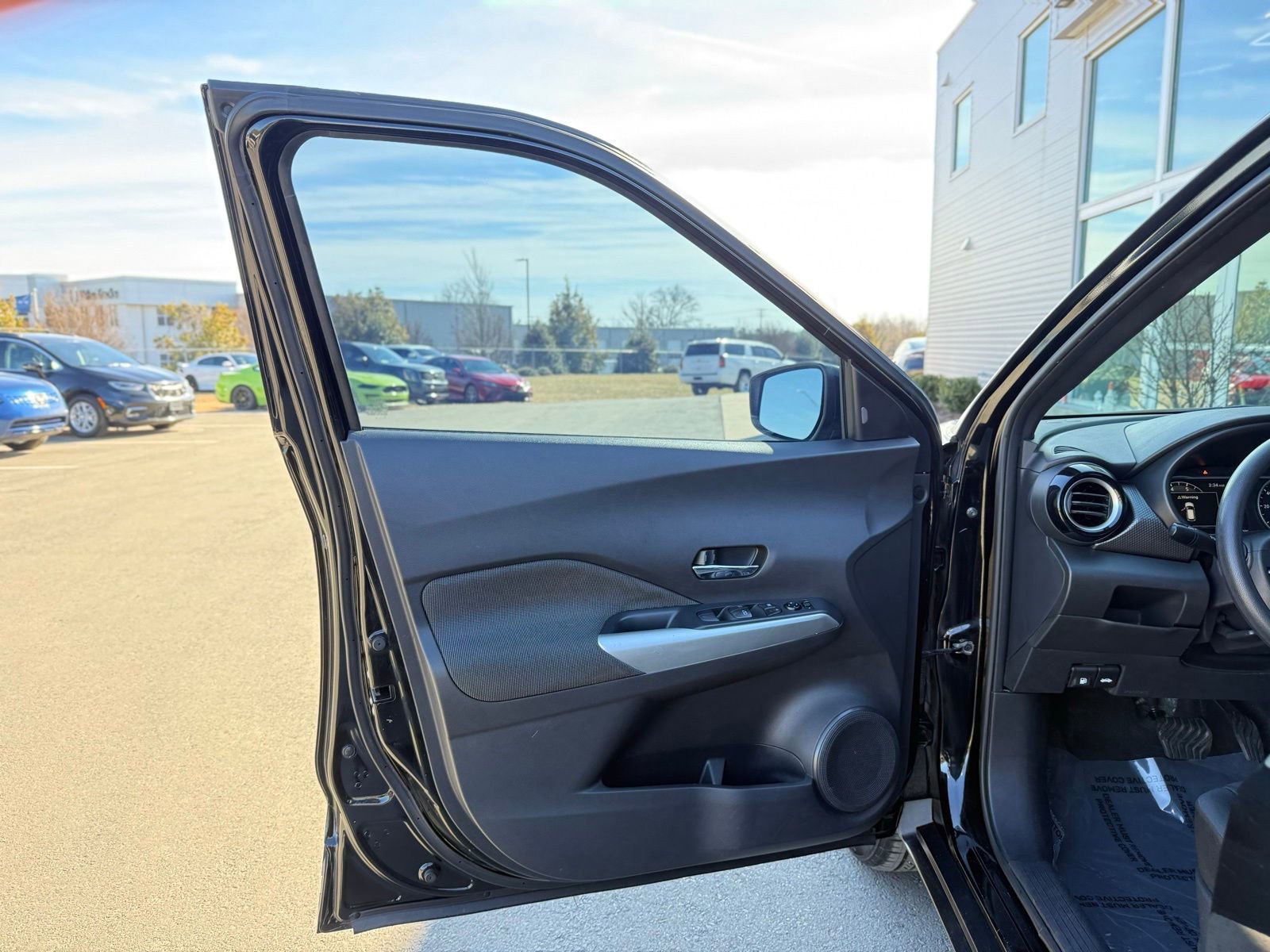 Used 2020 Nissan Kicks SV image 14