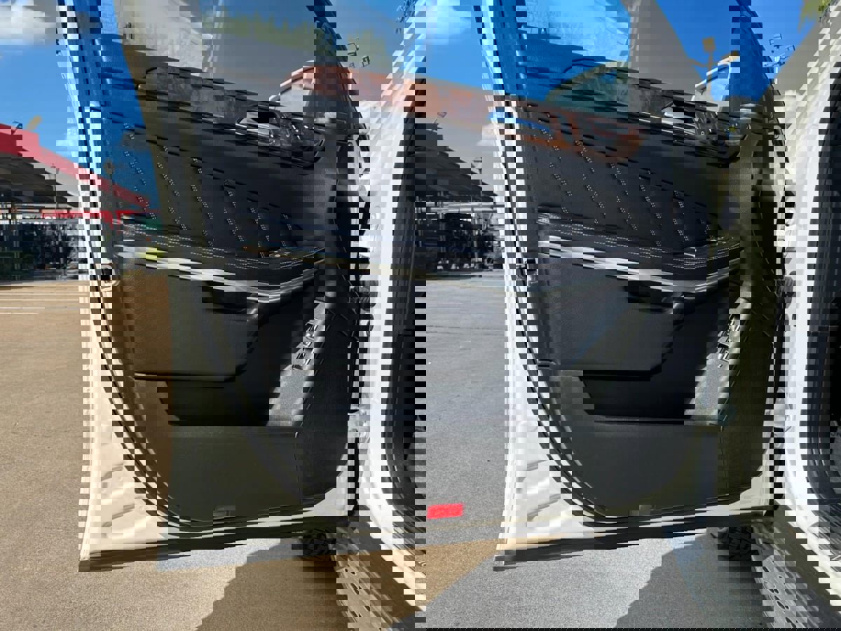 Used 2014 Mercedes-Benz GL 550 4MATIC image 13