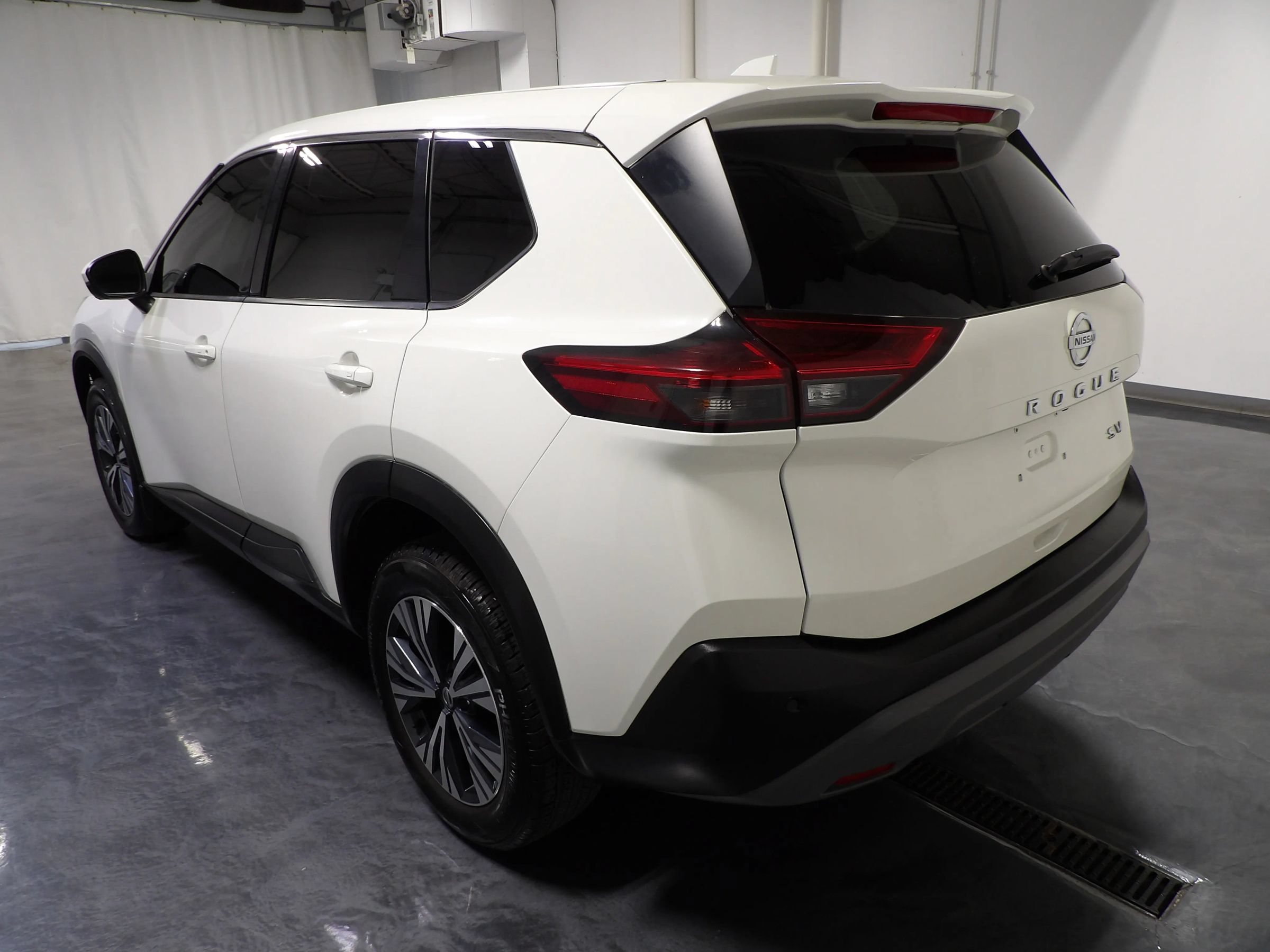 Used 2021 Nissan Rogue SV FWD image 5