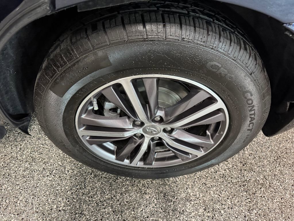 Used 2019 INFINITI QX60 Luxe w/ Essential Package image 14