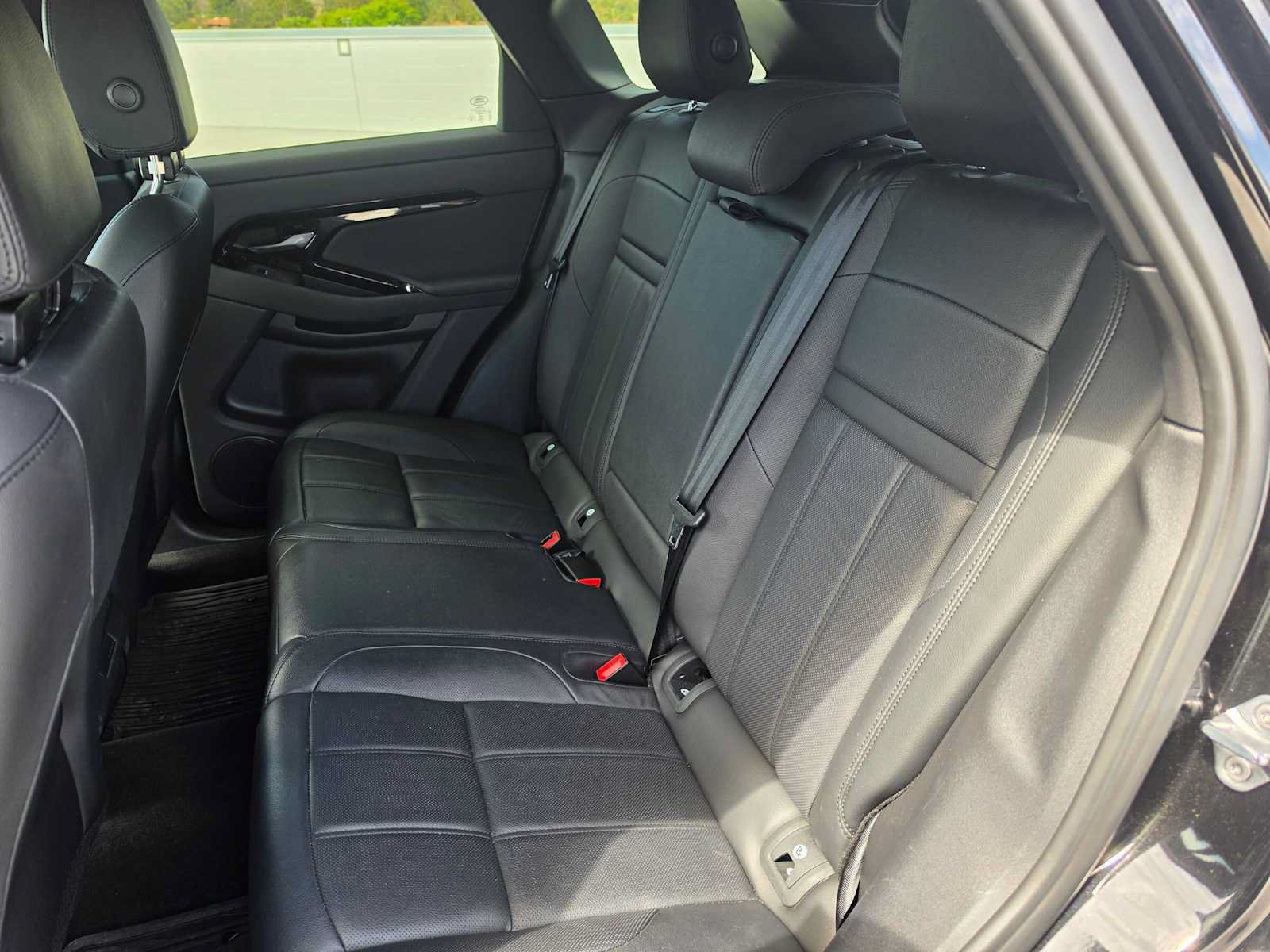 Used 2024 Land Rover Range Rover Evoque Dynamic SE AWD/4WD image 17