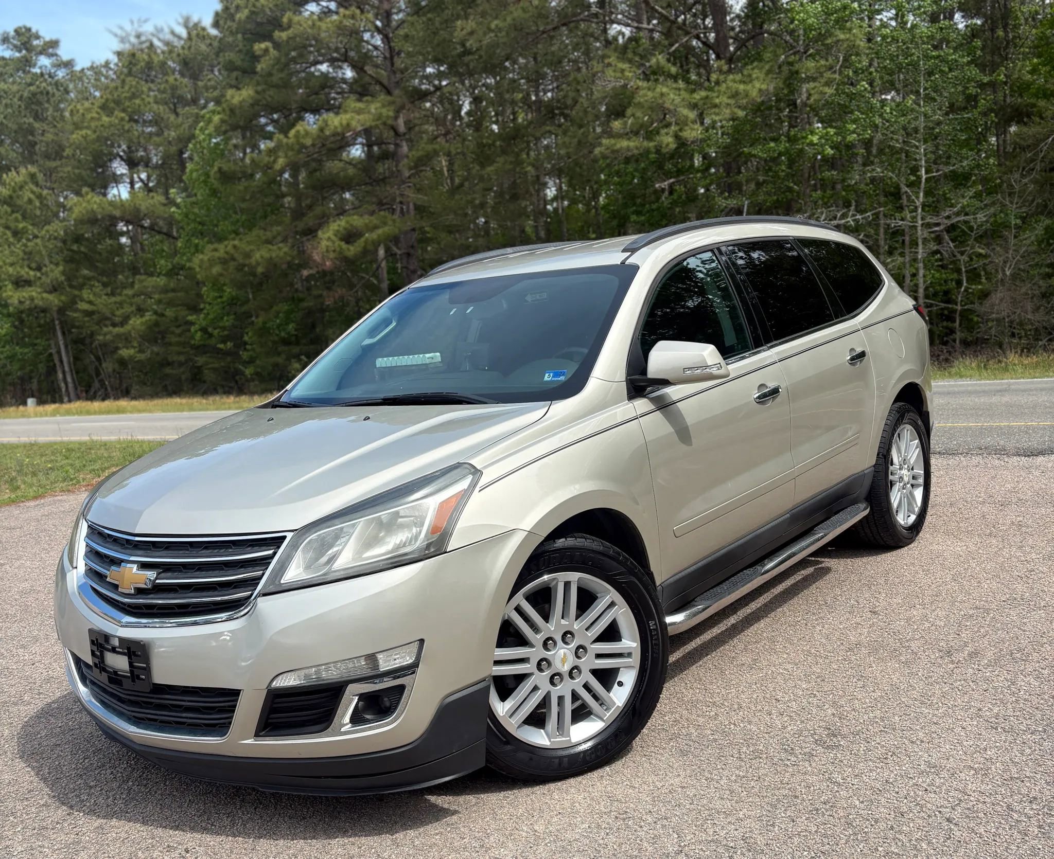 Used 2014 Chevrolet Traverse LT w/ All-Star Edition FWD image 2