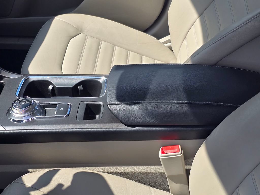 Used 2017 Ford Fusion SE w/ Fusion SE Technology Package FWD image 26