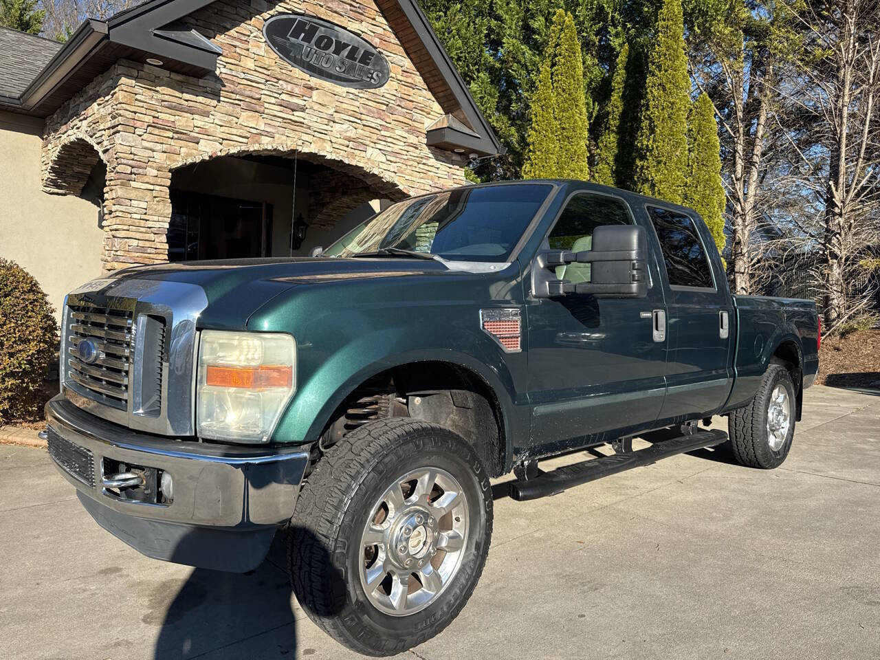 Used 2010 Ford F250 XLT image 1