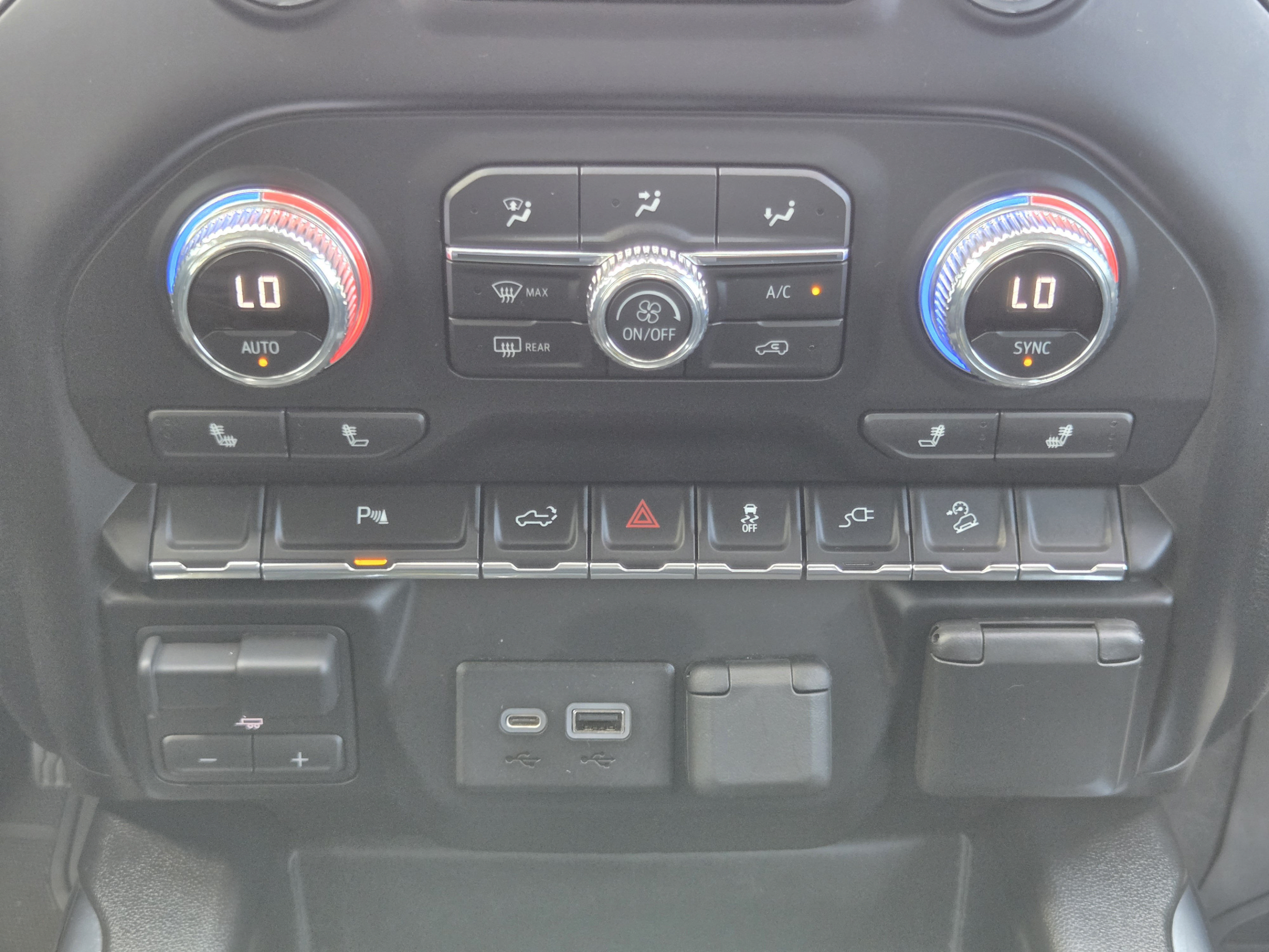 Used 2020 GMC Sierra 2500 SLE w/ SLE Value Package; AWD/4WD image 15