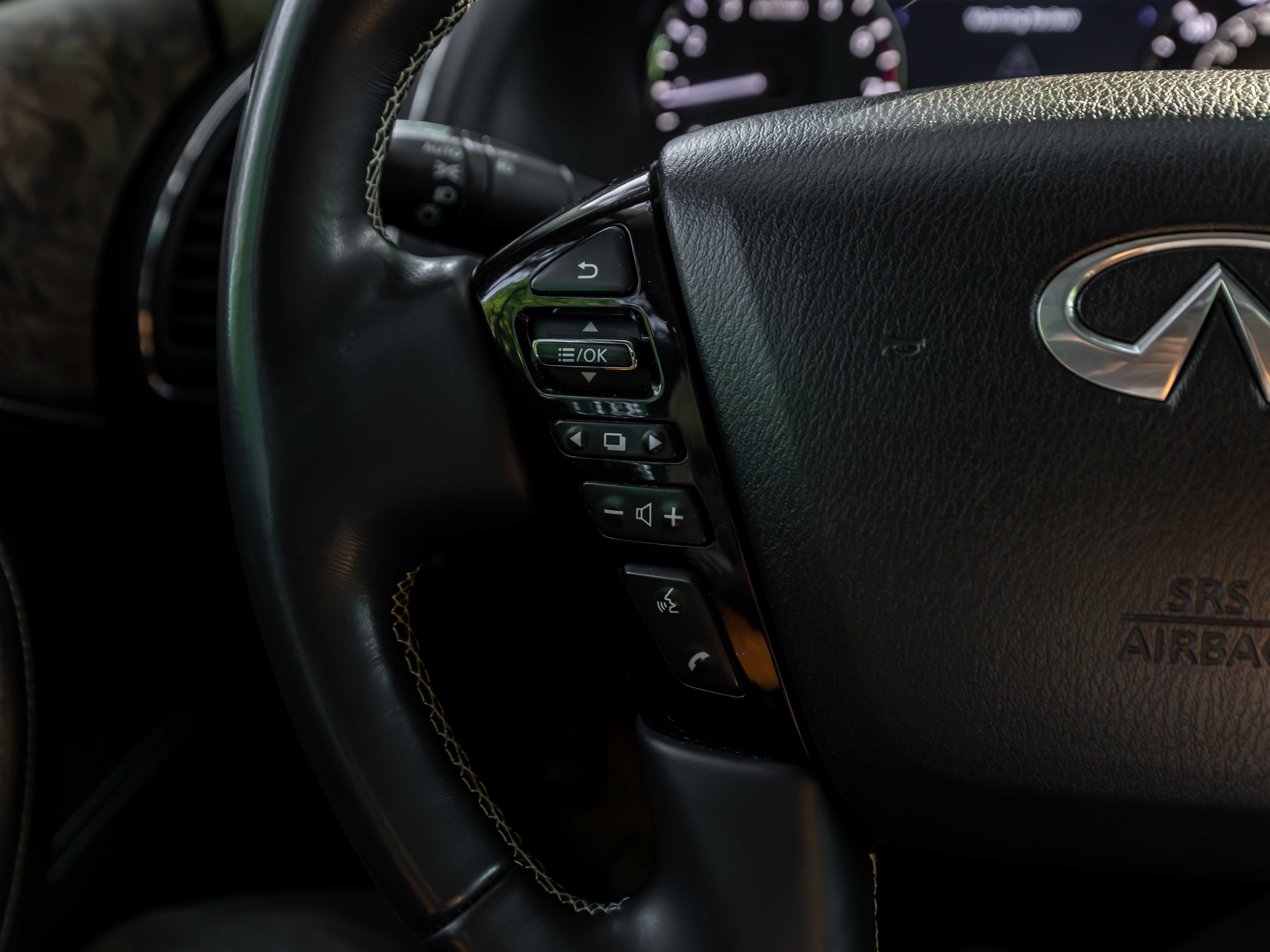Used 2021 INFINITI QX80 Premium Select w/ All-Season Package RWD image 7