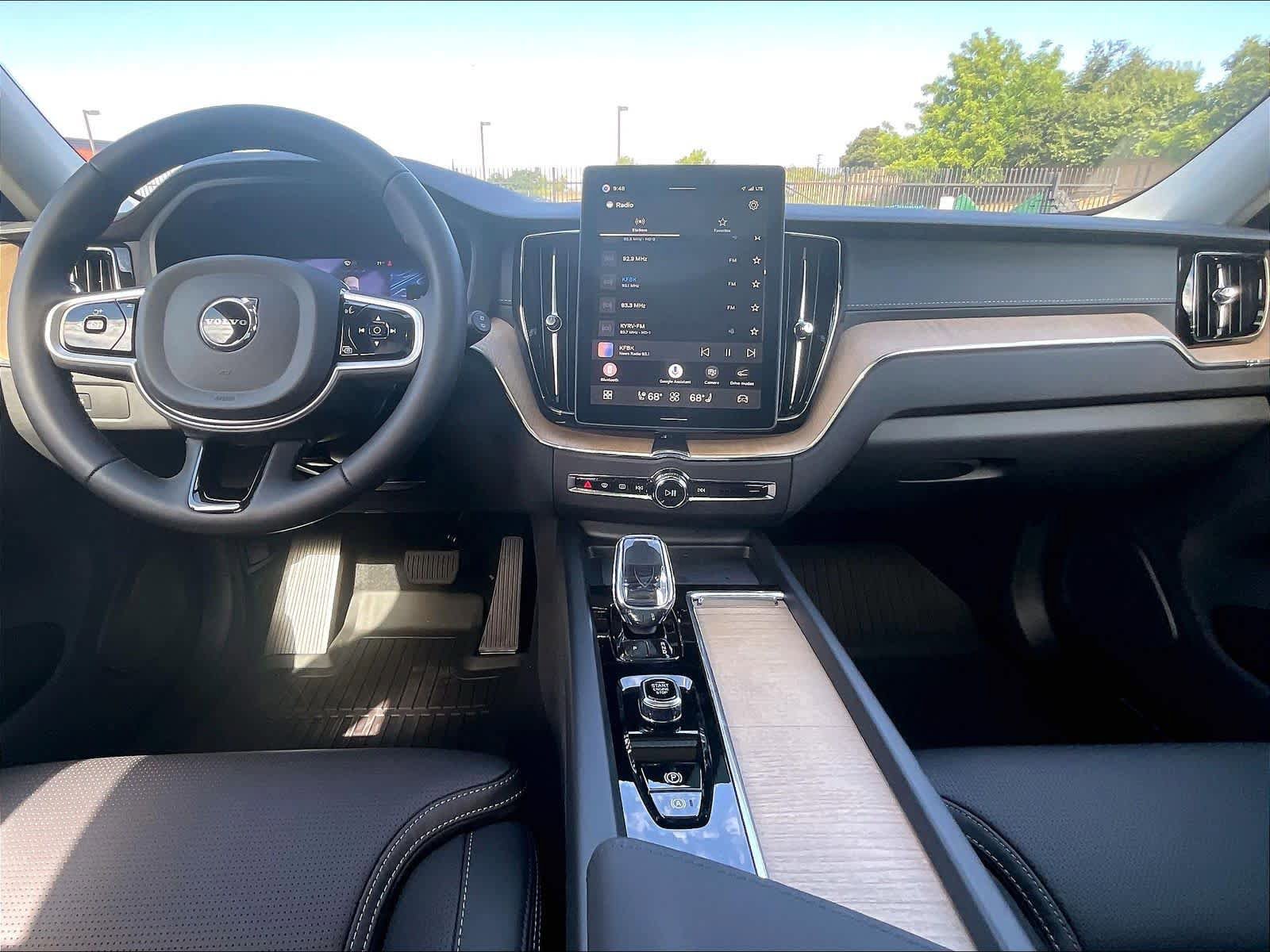 New 2026 Volvo XC60 B5 Ultra w/ Climate Package AWD/4WD image 7