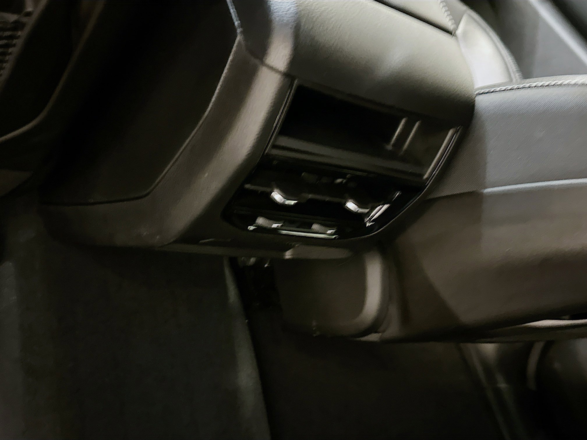 Used 2023 Jeep Grand Cherokee Altitude image 28