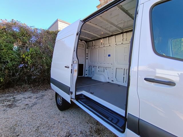 Used 2025 Mercedes-Benz Sprinter 2500 image 75