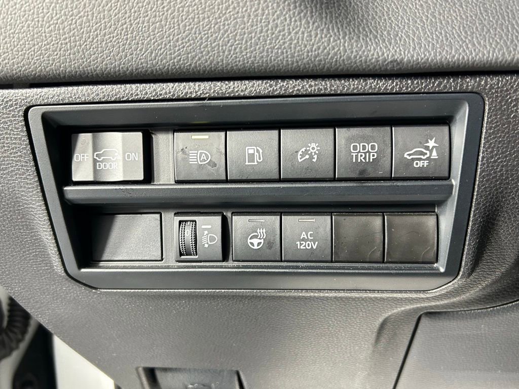 Used 2024 Toyota Sequoia Limited image 31