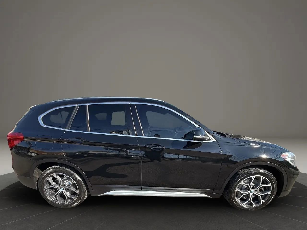 Used 2020 BMW X1 xDrive28i w/ Convenience Package image 4