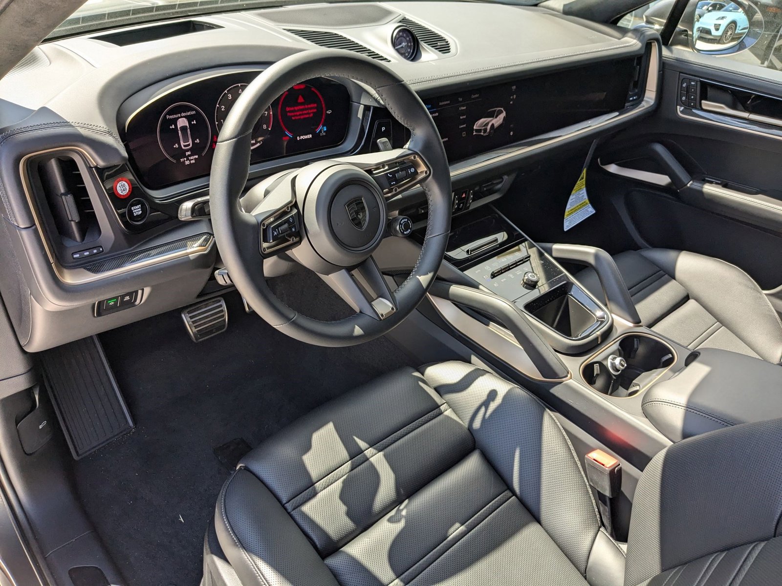 New 2025 Porsche Cayenne Turbo image 4