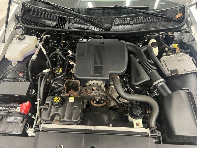 Used 2009 Lincoln Town Car Signature Limited image 39