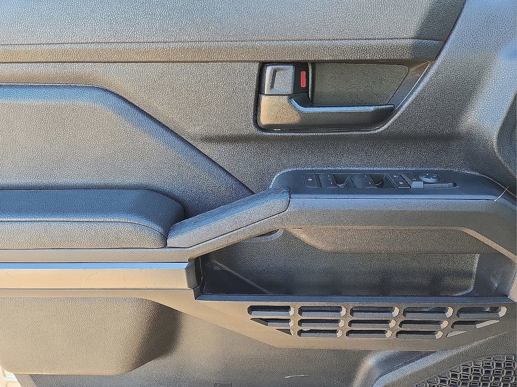 Used 2025 Toyota Tacoma SR5 image 21