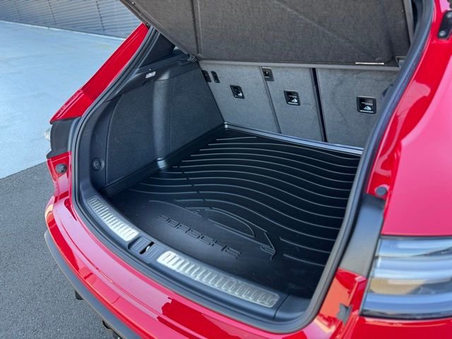 Certified 2025 Porsche Macan image 35